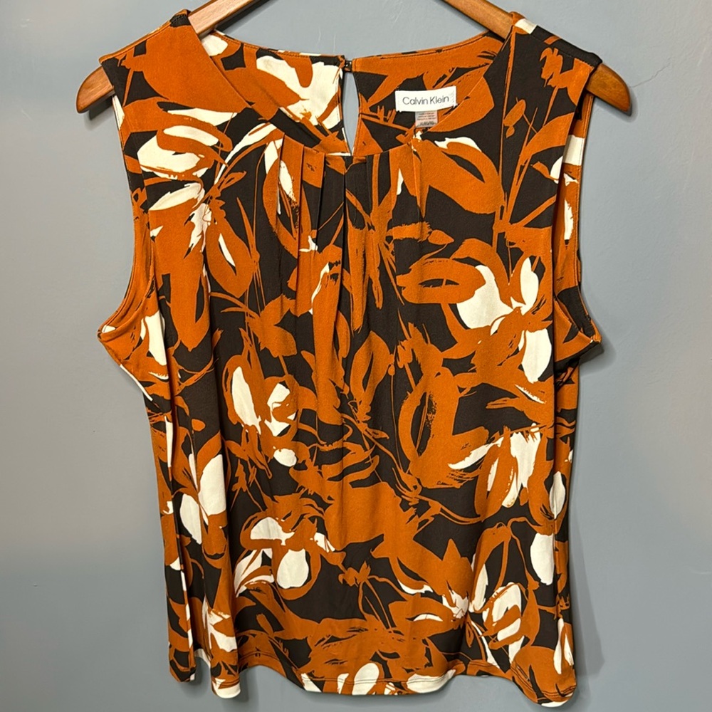 Calvin Kline print sleeveless blouse new with tag Size XL
